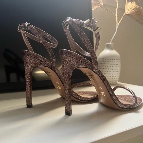 Heels - Picture 4 of 5